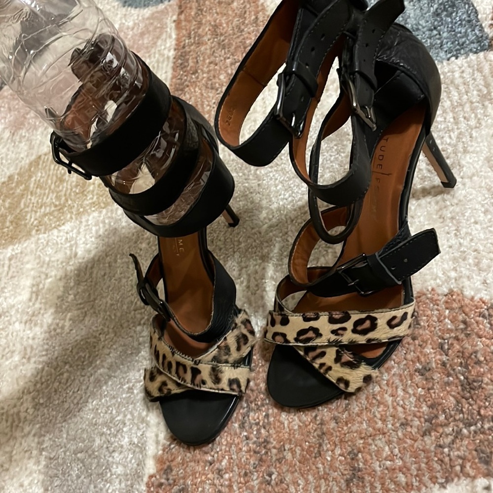 Latitude Femme leopard heels